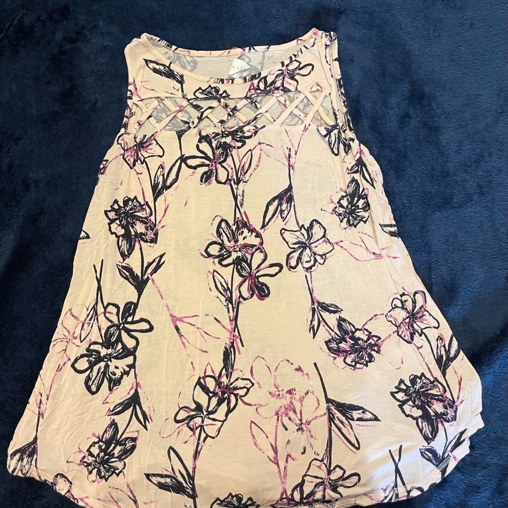 Livi Active Floral Crisscross Tunic - Cream and Black